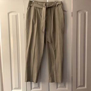 High waisted ankle pants with belt